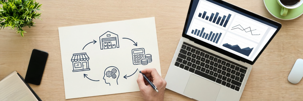 Skizze mit Symbolen für Shop, Lager, CRM und Finance sowie ein Laptop mit Dashboard – Symbolbild für Daten- und Prozessflüsse im D2C Business.